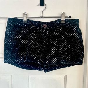 L.E.I. size 9 - black shorts with white polka dots - good preowned condition